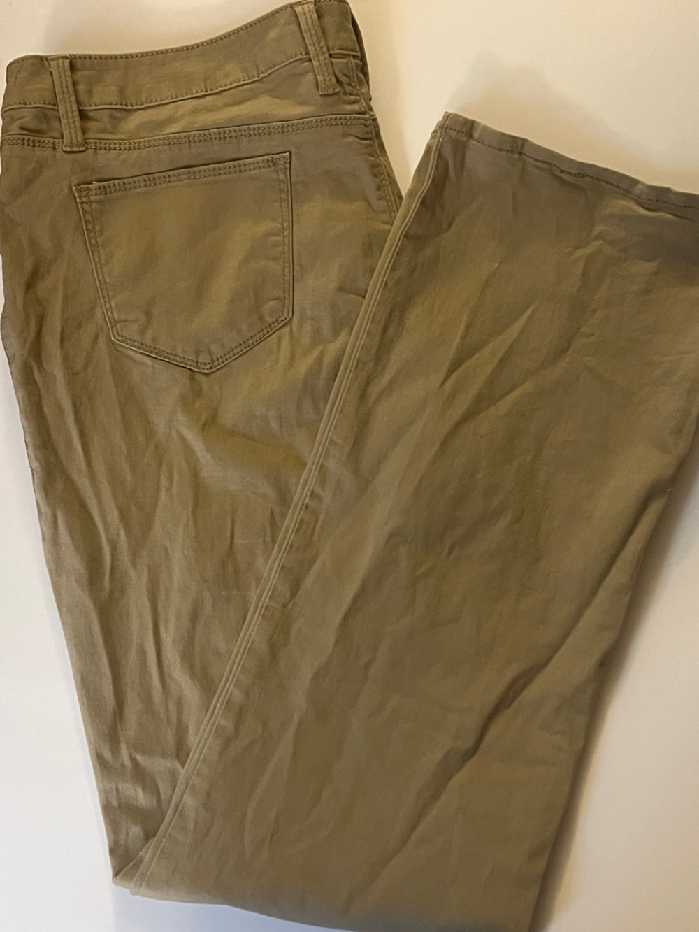 No Boundaries Women's Khaki Chinos - Light Olive Tan